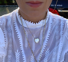 Load image into Gallery viewer, mother of pearl heart necklace